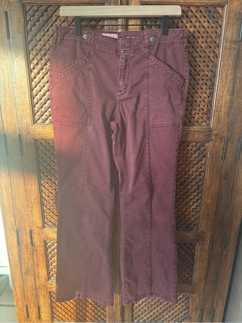 ANTHROPOLOGIE x PILCRO Straight-Leg Pants in Wine